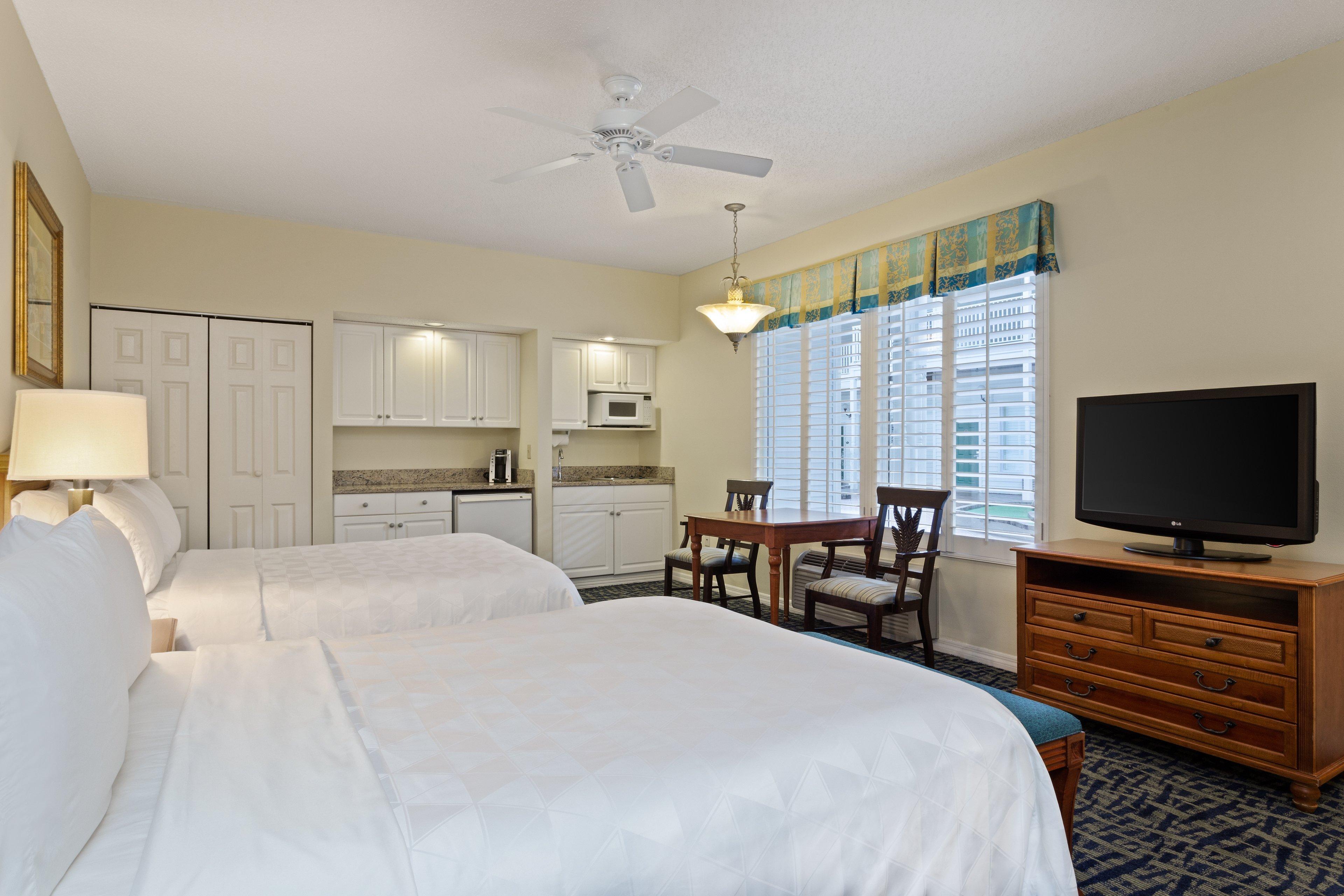 Holiday & S-harbourside Clearwater Beach