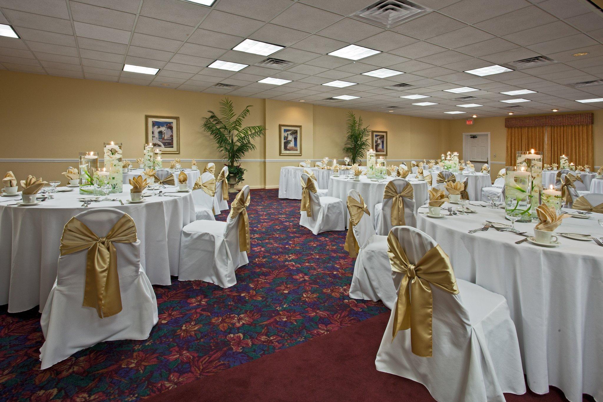 Holiday & S-harbourside Resort 3*